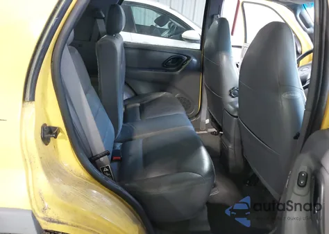 2001 Ford Escape Xlt z USA, uszkodzony, nr VIN 1FMCU04111KB81728